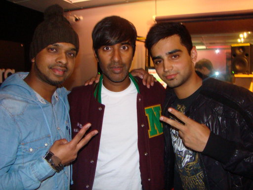 Nihal Desi Beats 2011-10-05 Mumzy Stranger in LIVE! 